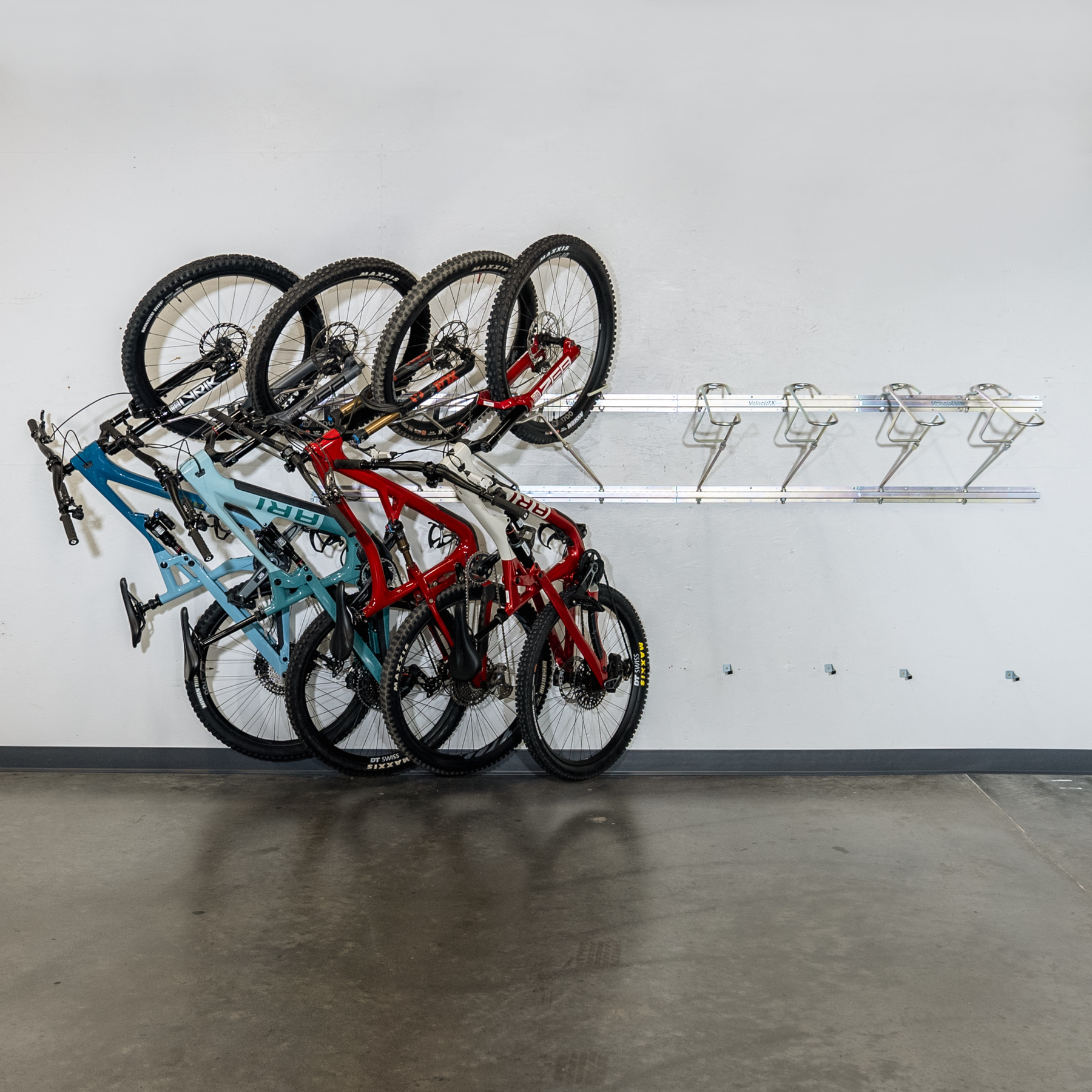 Piviting Rear Bike Rack Tilt & Pivot Garage Bike Rack – VelociRAX Europe