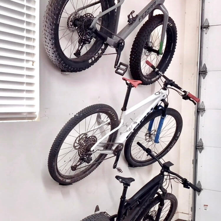 pedal rack with 3 bikes